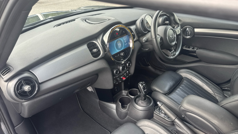 MINI Hatchback 1.5 Cooper Exclusive 5dr Auto Petrol Hatchback